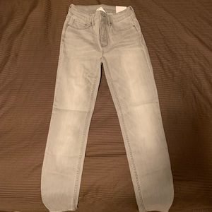 Brand new White House Black Market grey skinny jeans!